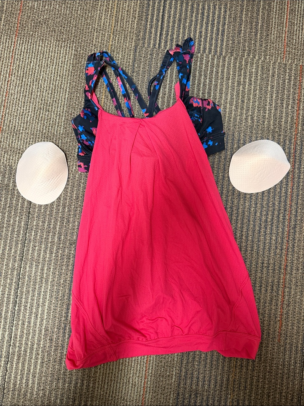 🩷lululemon athletica Pink Tank w Floral Attached Bra Perfect! Sz 8 🩷